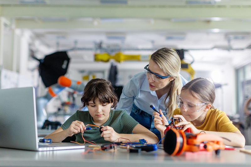 Elevating Learning and Life: The Power of Critical Thinking
